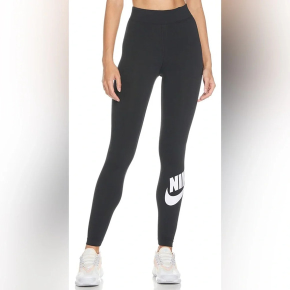 Nike Sportswear Essential  Leggings high waisted tights sz XS - Picture 1 of 8
